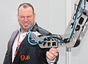Roboterarm mit Spritzwasserschutz Roboterarm mit Spritzwasserschutz