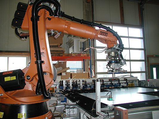 Automatisierungslösungen für komplette Montage- und Produktionssysteme