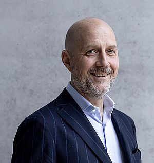 Daniel Hager übernimmt Position als ZVEI-Präsident Daniel Hager übernimmt Position als ZVEI-Präsident
