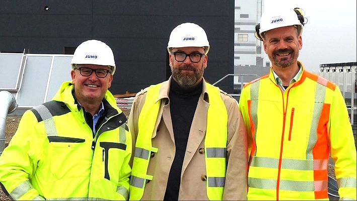 Visit to the Sensilo construction site, the new production facility in Fulda. Together with Michael Klose (l.) and Stefan Reith (r.)