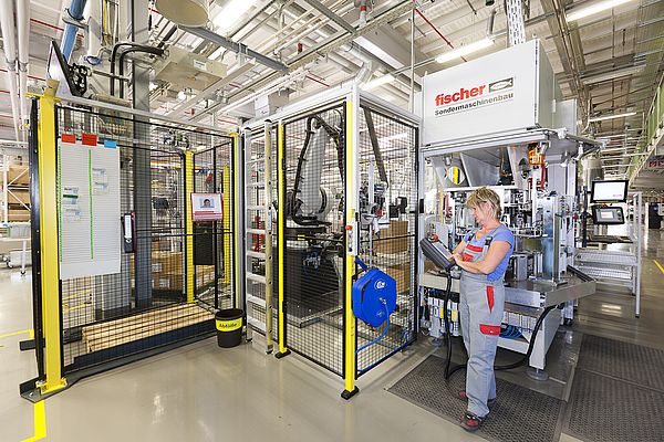 fischer Specialized Machinery primarily focuses on solutions for the Group’s own companies