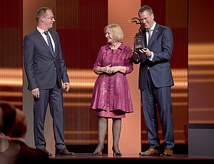 The HARTING Technology Group Receives the HERMES AWARD at Hannover Messe