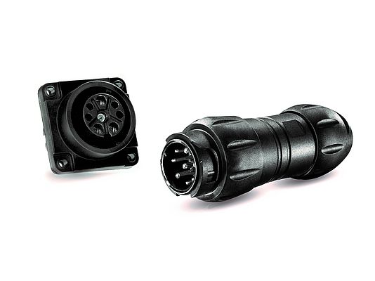 The HEC connector for harsh environments is available in 3 different pole configurations, one of which is designed as a hybrid variant (4+3+PE). This contains 3 power contacts and 4 signal contacts for the transmission of power and signals via one cable. The HEC connector for harsh environments is available in 3 different pole configurations, one of which is designed as a hybrid variant (4+3+PE). This contains 3 power contacts and 4 signal contacts for the transmission of power and signals via one cable.