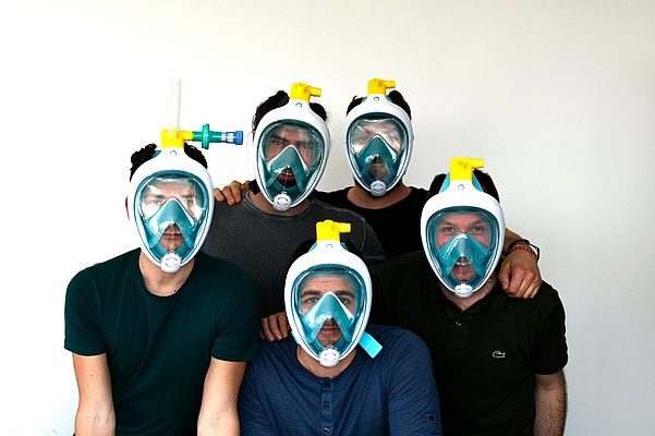 The team at Isinnova with Easybreath mask