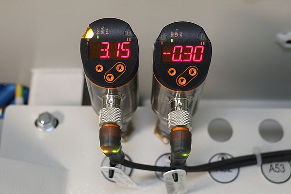 I sensori di pressione monitorano la pressione nel circuito di raffreddamento