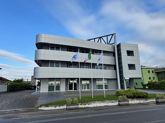 Maintenance Global Services: Manutenzione Integrata, Flessibilità Senza Confini Maintenance Global Services: Manutenzione Integrata, Flessibilità Senza Confini