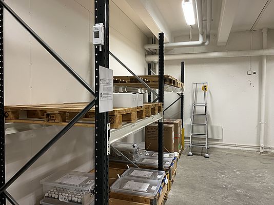 Temperature/Humidity logger monitors a storage room