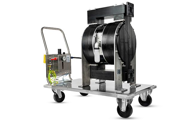 Also available as a mobile unit: Timmer’s double-diaphragm pump is suitable for flexible use in chemical parks and potentially explosive atmospheres. Picture: Timmer Also available as a mobile unit: Timmer’s double-diaphragm pump is suitable for flexible use in chemical parks and potentially explosive atmospheres. Picture: Timmer