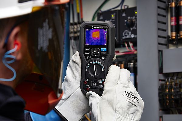 Le DM285 est parfait pour réparer les applications électriques