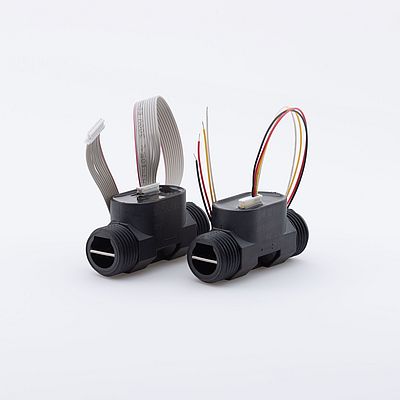 Le module UFM-02 est disponible avec une interface à impulsions à quatre fils ou une interface SPI à dix fils. (Source de l'image : ScioSense) Le module UFM-02 est disponible avec une interface à impulsions à quatre fils ou une interface SPI à dix fils. (Source de l'image : ScioSense)