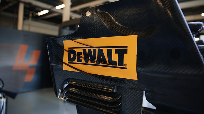 La serie di elettroutensili Stanley Black & Decker a marchio DEWALT verrà messa a disposizione dei tecnici McLaren Racing