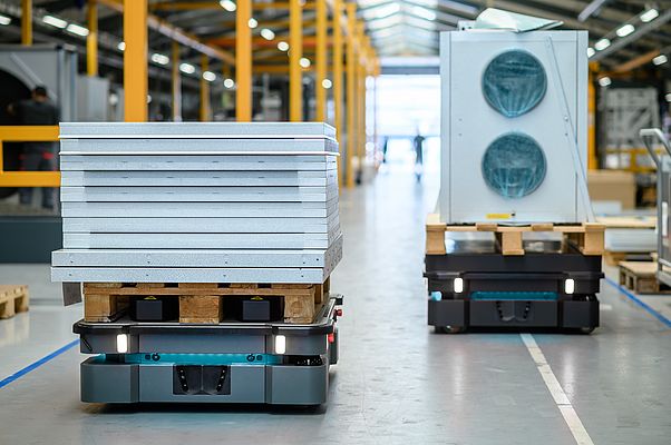 I MiR600 e MiR1350 sono ideali per il trasporto autonomo di carichi pesanti di materiali e merci in aree di carico, aree di produzione e assemblaggio, magazzini e aree di consegna