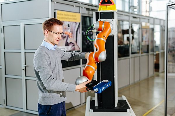 Sichere Mensch-Roboter-Kollaboration am Arbeitsplatz