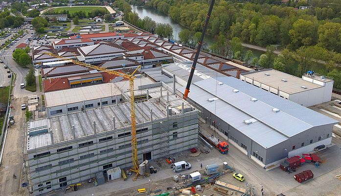 Aktuelle Baustelle zur Erweiterung des Hauptsitzes in Mühldorf/Inn.