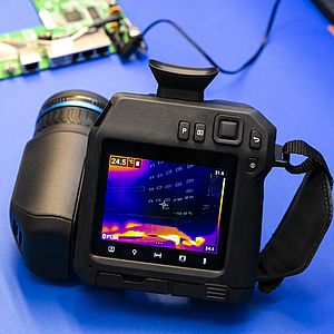 Tragbare Hochleistungs-Infrarotkamera FLIR T865