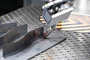 Fraunhofer IPA gewinnt mit Trumpf und Lorch den „euRobotics Technology Transfer Award“ für die Entwicklung des Cobot-Schweißen ohne Robotikexpertise