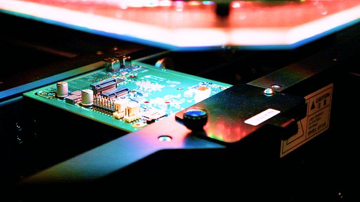 : Automatisierte optische Inspektionsmaschine für die Produktion von Embedded‑Boards. Bild: SECO.