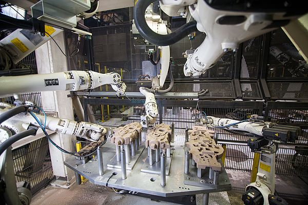 Entgraten, Montieren, Bohren, Hanlding: Das Aufgabenspektrum der Kuka Roboter ist vielfältig