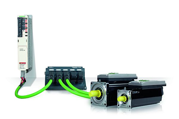 Integrierte Servoantriebe, steckbare Hybridkabel, Distributionsboxen und das Connection Module zum Andocken an das zentrale Netzteil für PacDrive-Multiachslösungen bilden ein durchgängiges System.