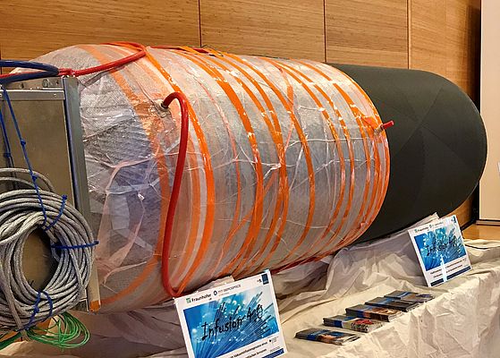 Ein „CFK-Boostergehäuse“, gefertigt mittels digitalisiertem Vakuuminfusionsprozess, wurde erstmals auf dem Deutschen Luft- und Raumfahrtkongress in Darmstadt, 30. September bis 1. Oktober 2019 präsentiert.