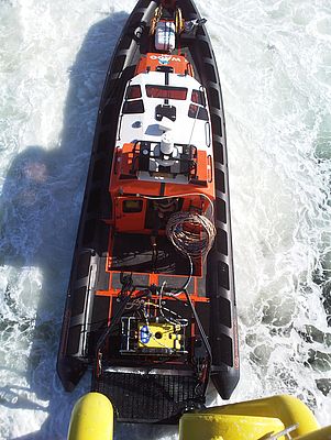 Das mit den TUBUS Strukturdämpfern ausgerüstete Boot auf dem Weg zum Wartungseinsatz in einem der Windparks