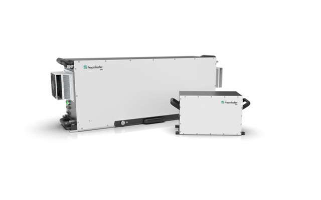 Die F-Scanner von Fraunhofer IPM prüfen die Oberflächenreinheit und Beschichtungen von Bauteilen mithilfe von Fluoreszenz-Messungen bildgebend in der Produktionslinie. © Fraunhofer IPM