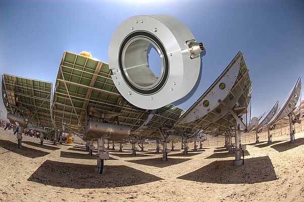 Hohlwellendrehgeber WDG145H ist wüstentauglich und kann beispielsweise bei Solarmodulen eingesetzt werden.