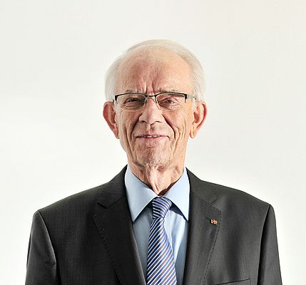 Als Visionär der Industrieelektronik hat Werner Turck den Erfolg der Unternehmensgruppe maßgeblich mitgestaltet