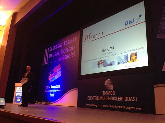 Elektriğin zirvesi İzmir’de buluştu