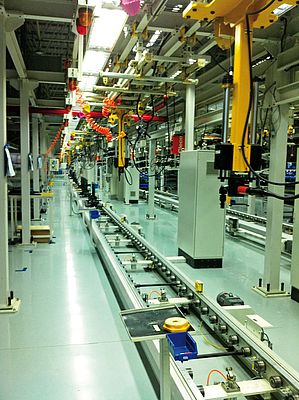 Turck's BL ident RFID system ensures the reliable assignment of engine components on the drive train assembly line