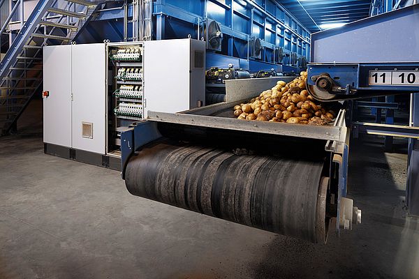 Intelligent bunker filling: Laser senors control the conveyor belts and ensure an even transport volume.