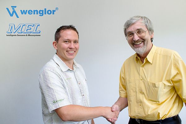 The new managing director of MEL Torsten Hellerström for wenglor sensoric GmbH and MEL company founder and managing director Hans-Jürgen Langer.