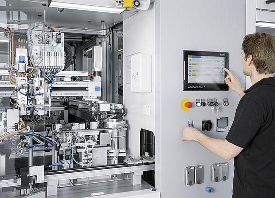 Concept of the SmartFactory: machines and systems that offer much greater flexibility in the Technology Plant (Photo: Festo AG & Co. KG)