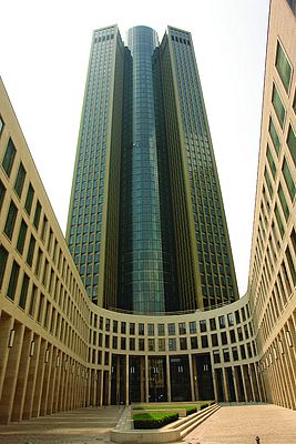 The new Tower 185 in Frankfurt reaches a height of 200m.