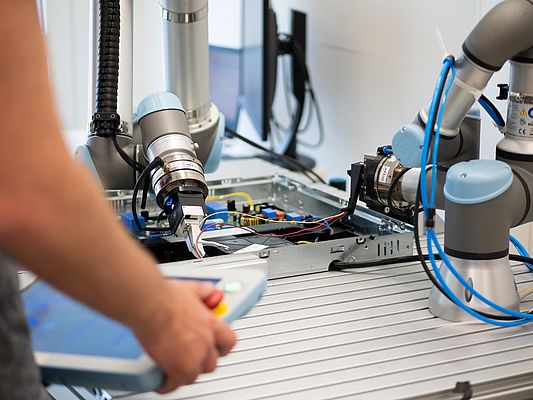 Advanced robotics applications such as the assembly of flexible cables pose a major challenge for classical robot programming