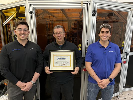 Norwalt Automation Group is ETG member 8000 (from left: Kyle Seitel, Technical Operations Manager & Marketing Coordinator, Keith Harman, Executive Director of Business Development, und Trevor Seitel, Digital Print Manager).