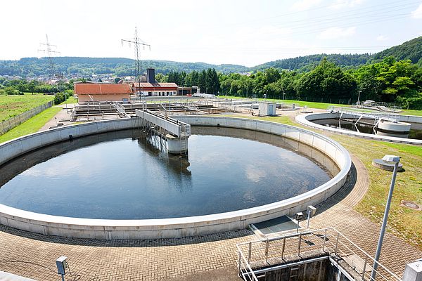 The municipal treatment plant in Rotenburg a. d. Fulda is designed for the equivalent of 34,000 residents and serves around 20,000 people.