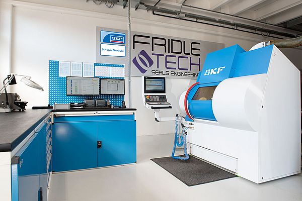 L'area di produzione Fridle Tech. L'azienda è unico SKF Seals Distributor in Italia