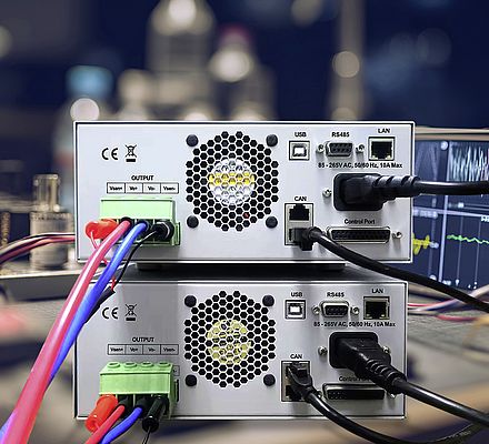 I dispositivi permettono il funzionamento in configurazione seriale e parallela