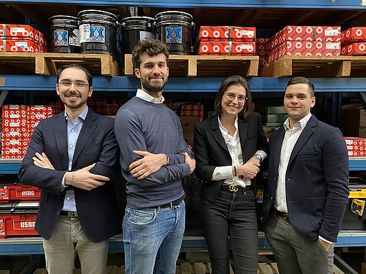 Da sinistra a destra: Davide Zanardi – IT Manager; Marco Brandolini – Vendite; Chiara Zanardi – Risorse Umane; Tommaso Colombo – Logistica