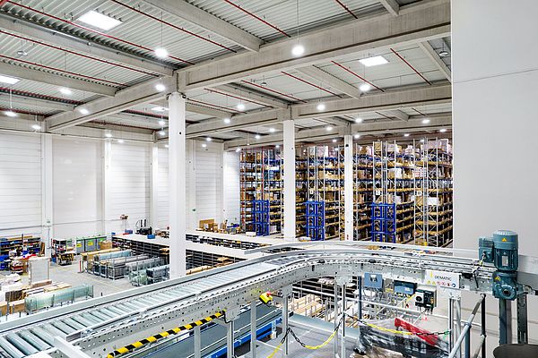 Situato a Bad Hersfeld, in Germania, il centro di distribuzione di RS Components è stato ampliato di circa 16.000 m²