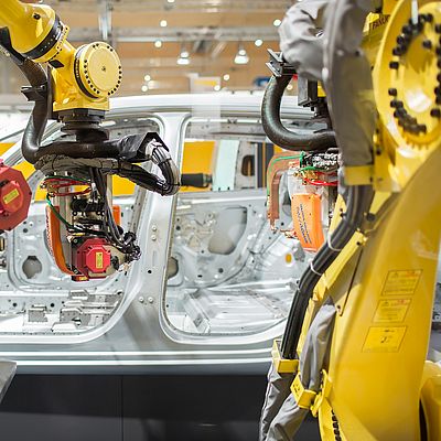 500 robot FANUC produrranno auto elettriche nello stabilimento Ford di Colonia
