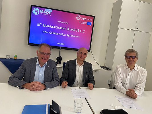 L'accordo è stato firmato nei locali di MADE CC I4.0, in presenza di Klaus Beetz, CEO di EIT Manufacturing