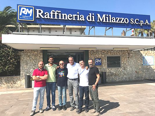 Fabrizio D’Antonio insieme ad alcuni colleghi del team di Manutenzione