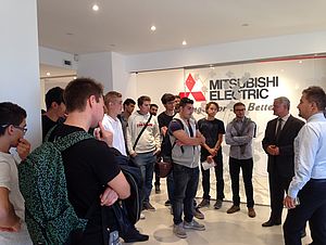 A scuola da Mitsubishi Electric, docente di Robotica