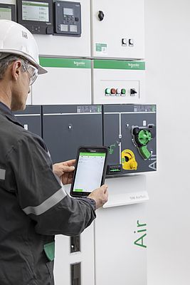 Le tecnologie di MEDIA TENSIONE green & digital di Schneider Electric nei depositi ATM