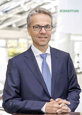 Il Dott. Stefan Spindler, CEO Industrial di Schaeffler e membro del Consiglio Nazionale tedesco dell’Idrogeno dichiara: “Grazie alle sue competenze tecnologiche, Schaeffler si posiziona bene come partner strategico a diversi livelli.”