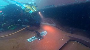 Intervento di manutenzione subacquea su pinna stabilizzatrice retrattile