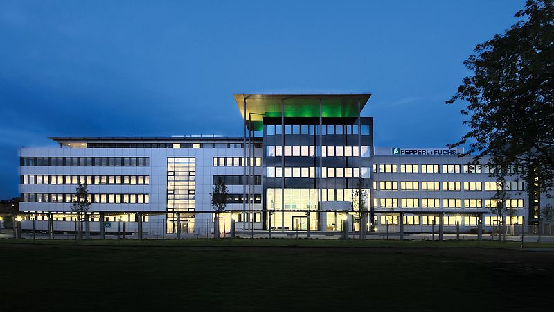 Global Explosion Protection Experts Meet at Pepperl+Fuchs in Mannheim