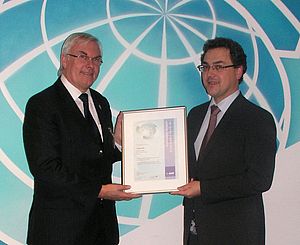 BASF awards Samson Global Supplier Certificate